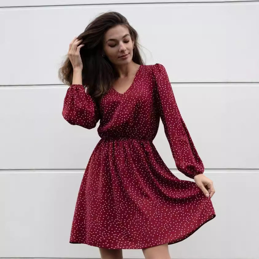 Damen Freizeitkleid mit gepunktetem Design und nähe Taillierung Stalluxe
