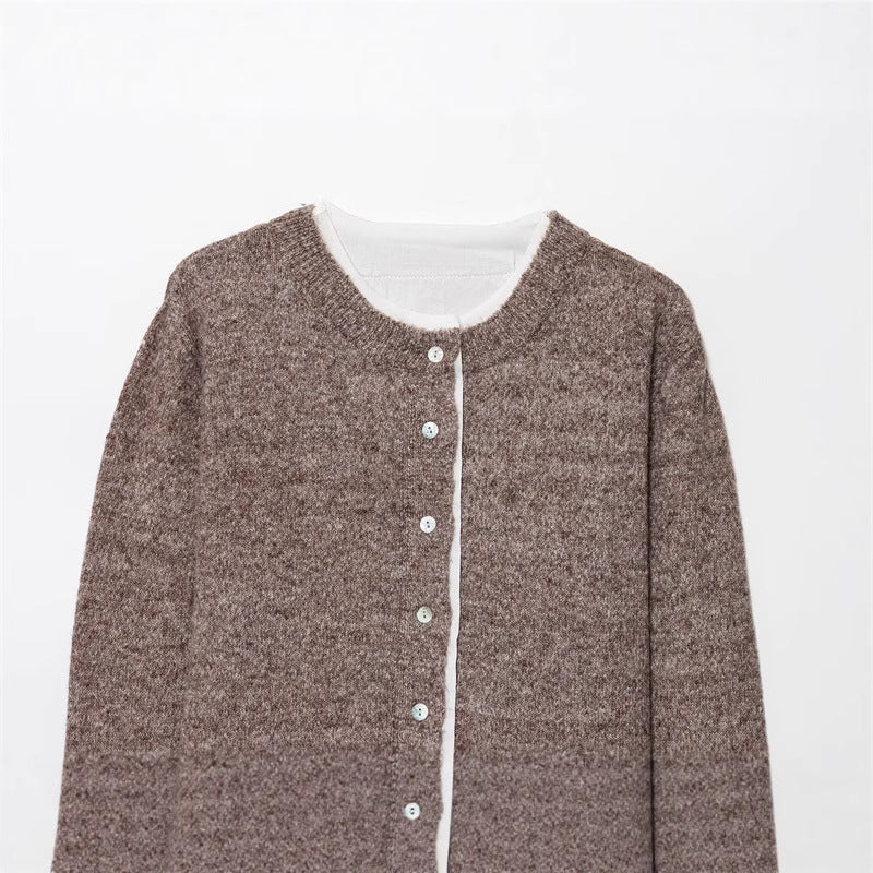 Damen modische Strickjacke mit feinem Knit-Design und eleganten Knopfdetails Stalluxe