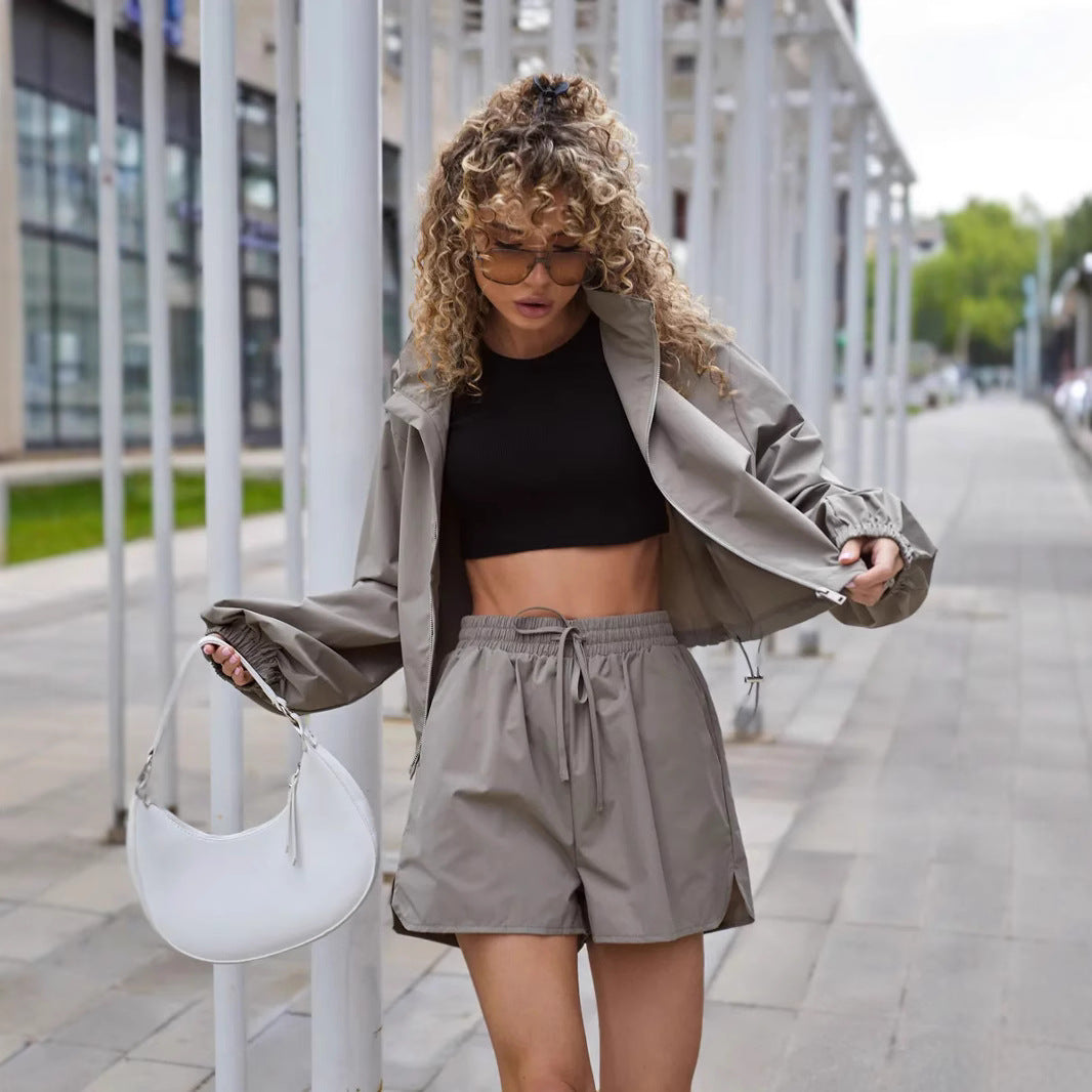 Damen lässige Sportjacke mit voluminösen Ärmeln und passender Shorts Stalluxe