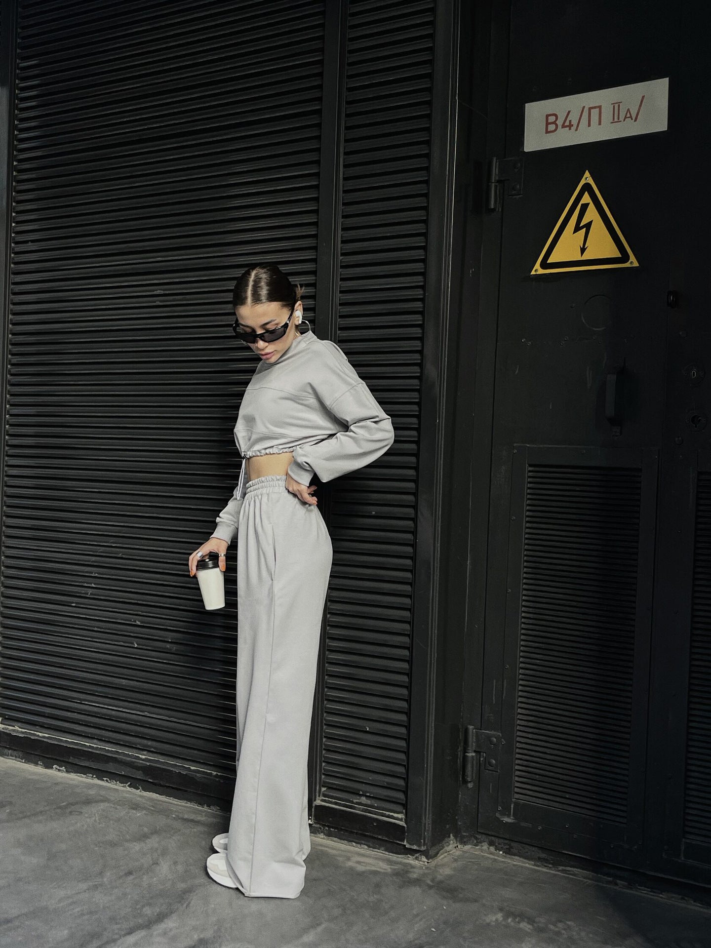 Damen urbaner Schnitt Sweatpants mit lässigem Cropped Oberteil Stalluxe