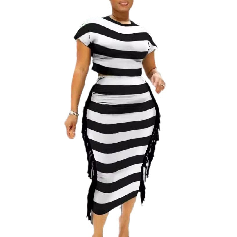 Damen Midi-Kleid mit fransigen Details und Streifenmuster Stalluxe