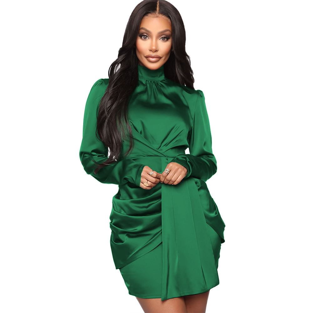 Damen elegantes Midikleid aus Satin mit einem raffinierten Wickeldesign Stalluxe
