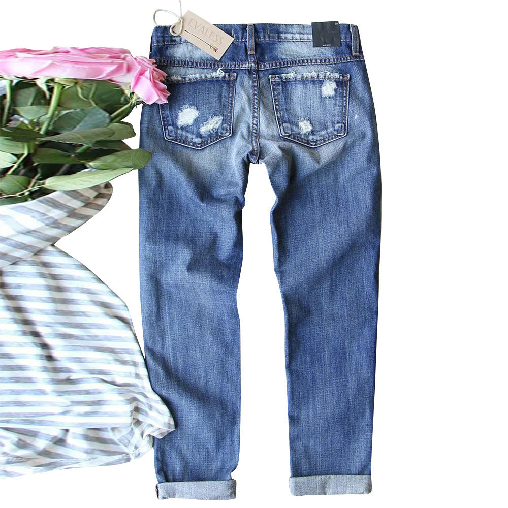 Damen Jeans im kreativen Design mit Spooky-Motiven und lässigem Fit Stalluxe