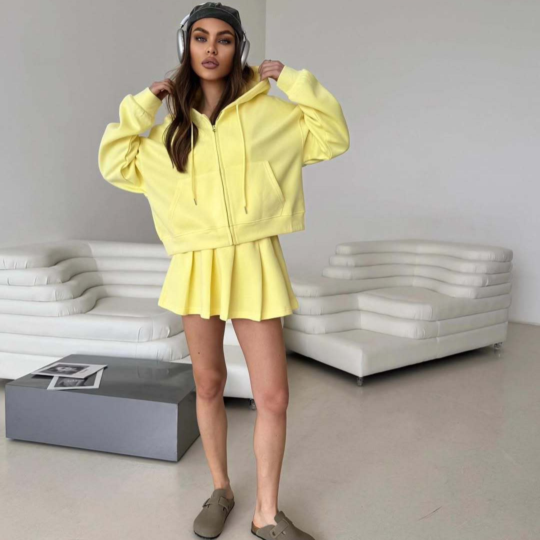 Damen Kapuzenjacke und Rock-Set mit lässigem Schnitt und praktischen Taschen Stalluxe