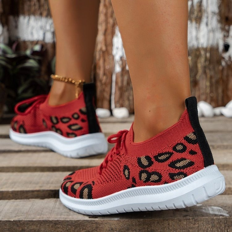 Damen Sportliche und atmungsaktive Sneakers mit modischem Tierprint Stalluxe