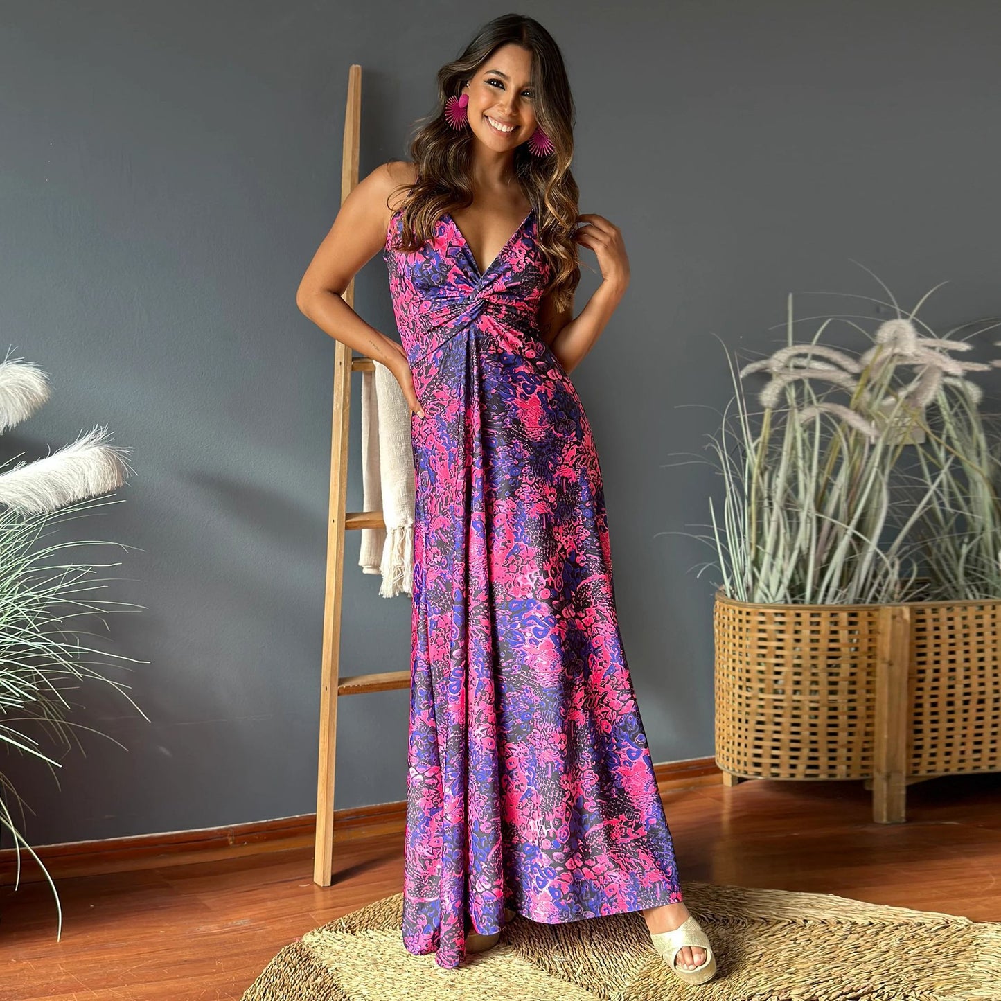 Damen Maxikleid mit verführerischem V-Ausschnitt und elastischer Taille Stalluxe