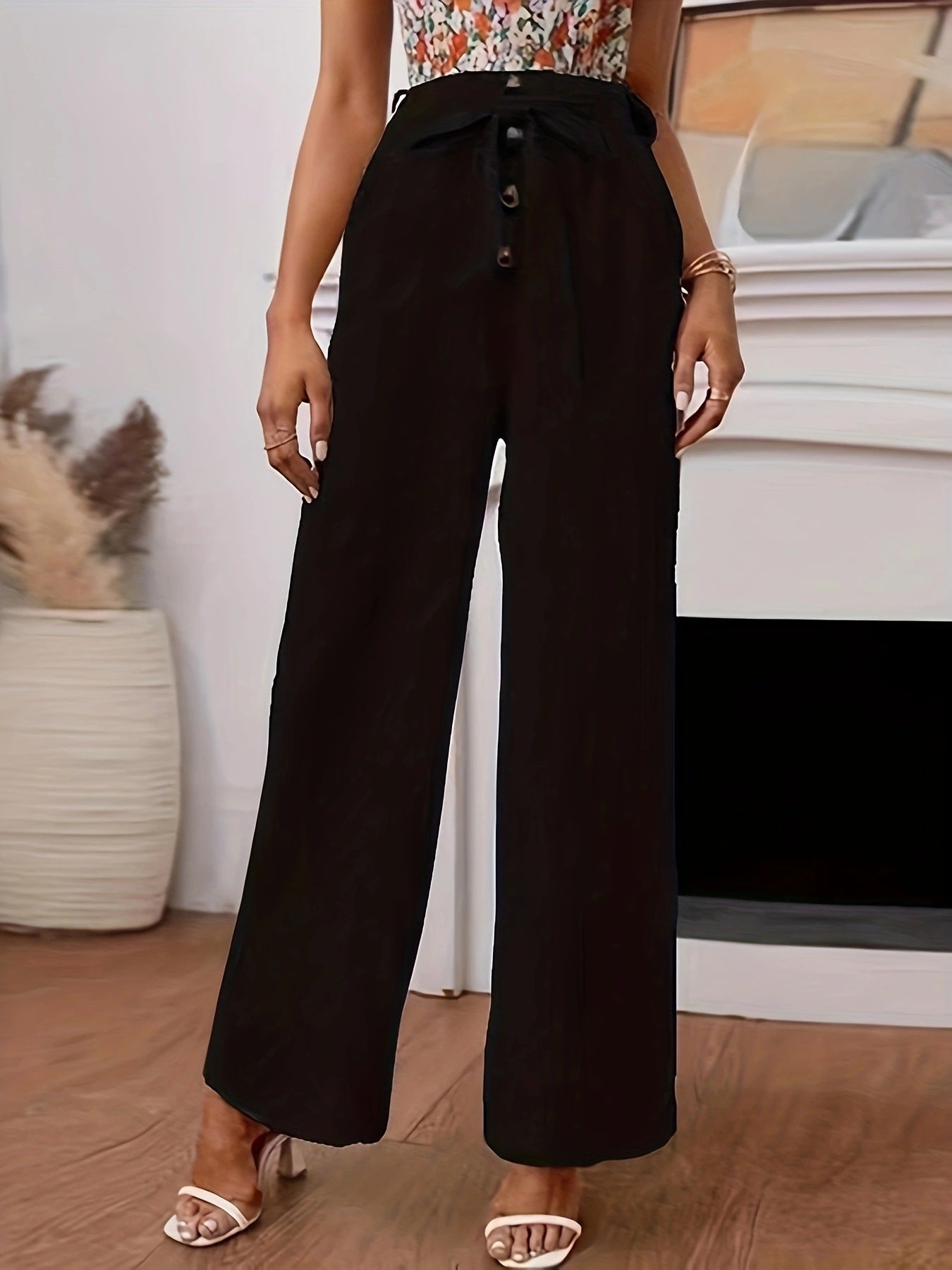 Damen Weit geschnittene Hose mit hohem Bund und praktischen Knopfdetails Stalluxe