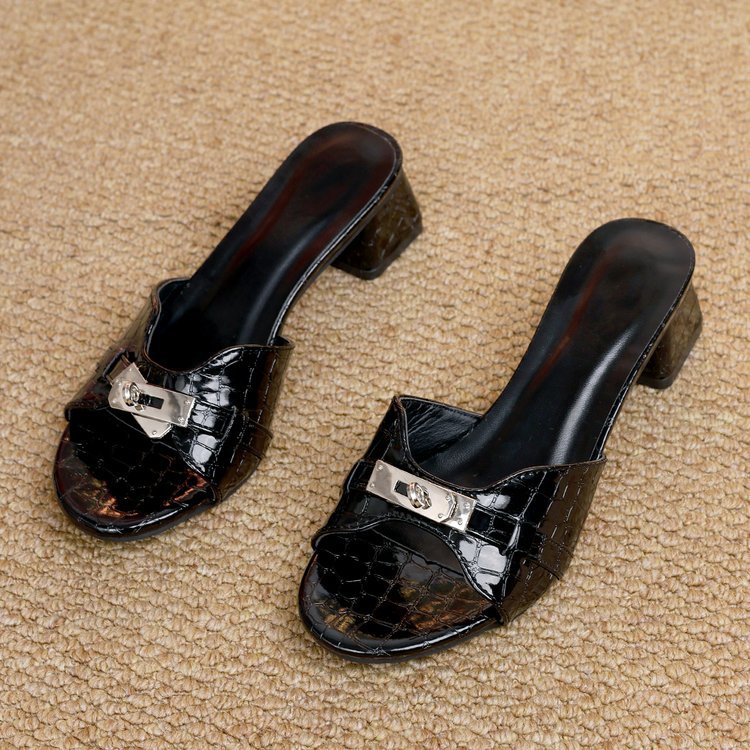 Damen elegante Mules mit dekorativem Schmuckdetail und komfortablem Blockabsatz Stalluxe