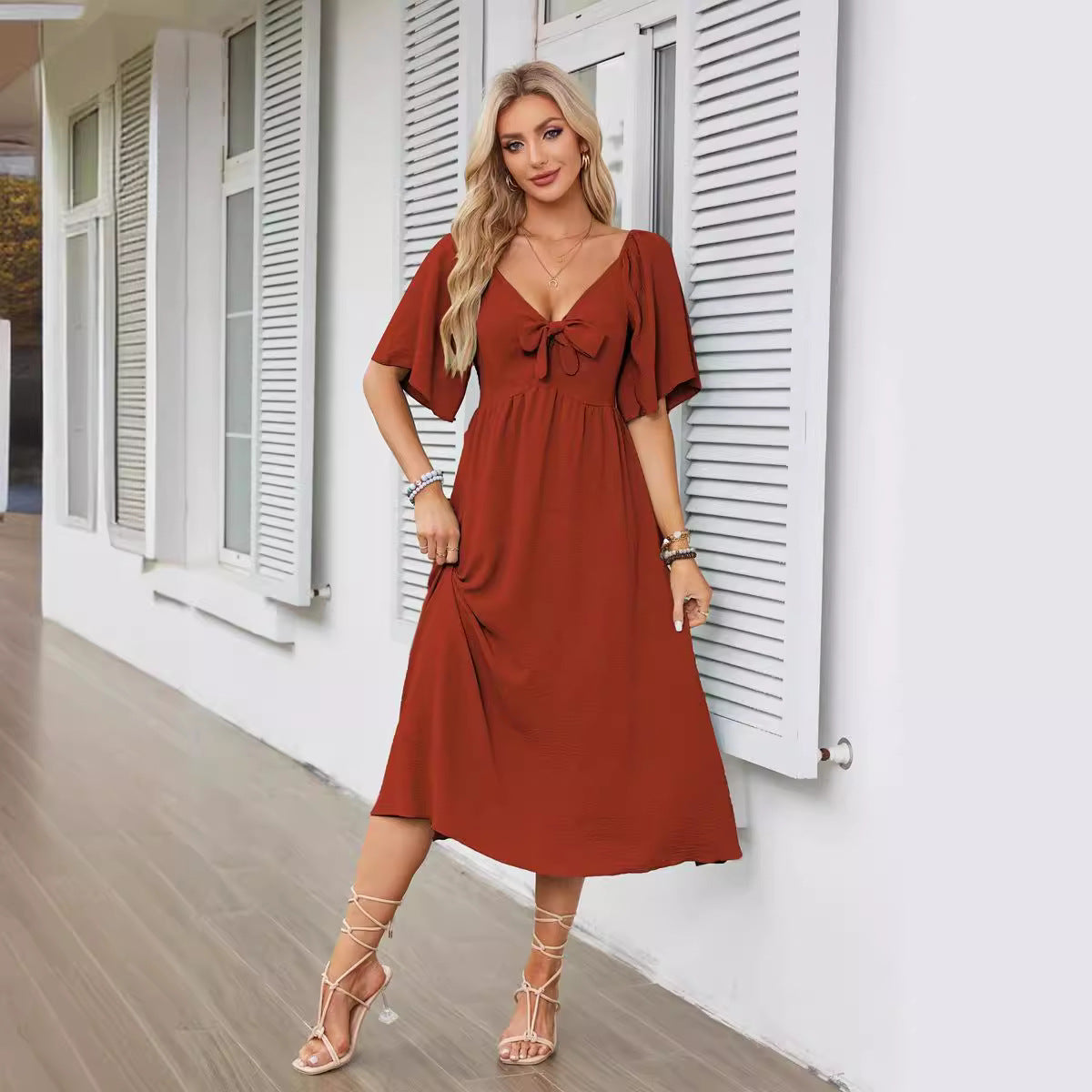 Damen luftiges Maxikleid mit nostalgischem Knotendesign Stalluxe
