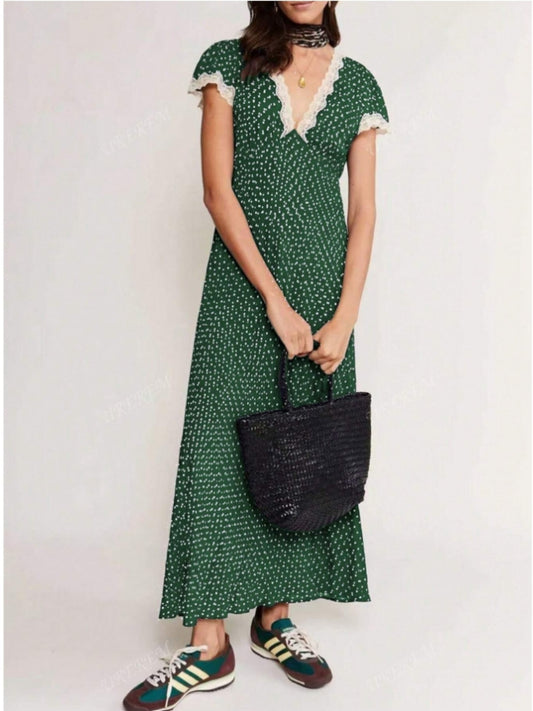 Damen Maxikleid mit raffiniertem Schnitt und floralen Spitzenakzenten Stalluxe