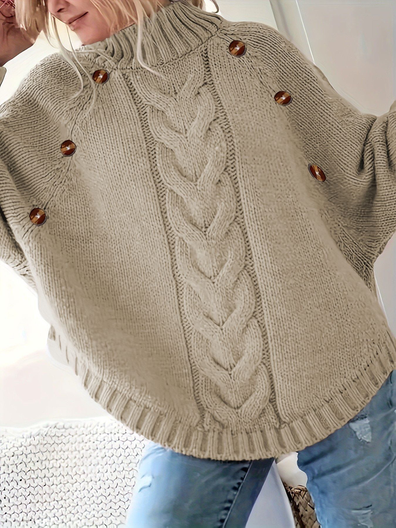Damen Lockere Strickpullover mit hohem Kragen und dekorativen Knöpfen Stalluxe