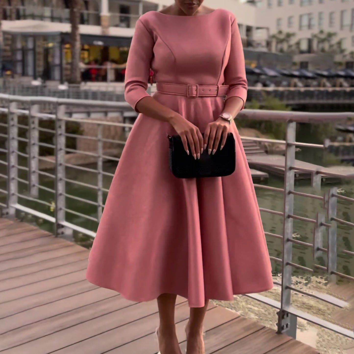 Damen Elegantes A-Linien Kleid mit Gürtel und ¾-Ärmeln Stalluxe