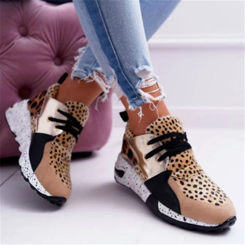 Damen Sportliche Sneaker mit reflektierenden Akzenten und modernem Design Stalluxe
