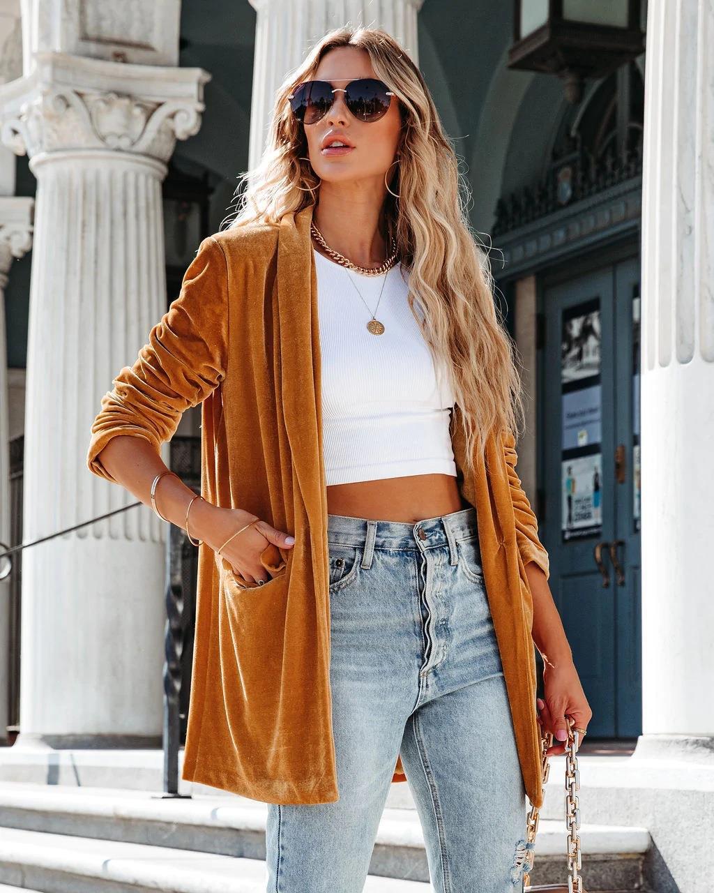 Damen Elegant geschnittener Velours-Blazer mit Taschen Stalluxe