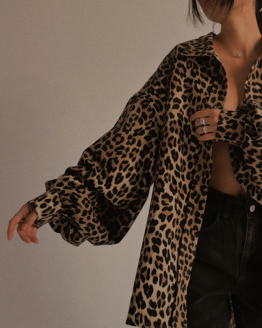 Damen Oversized Hemdbluse im Leo-Muster Stalluxe