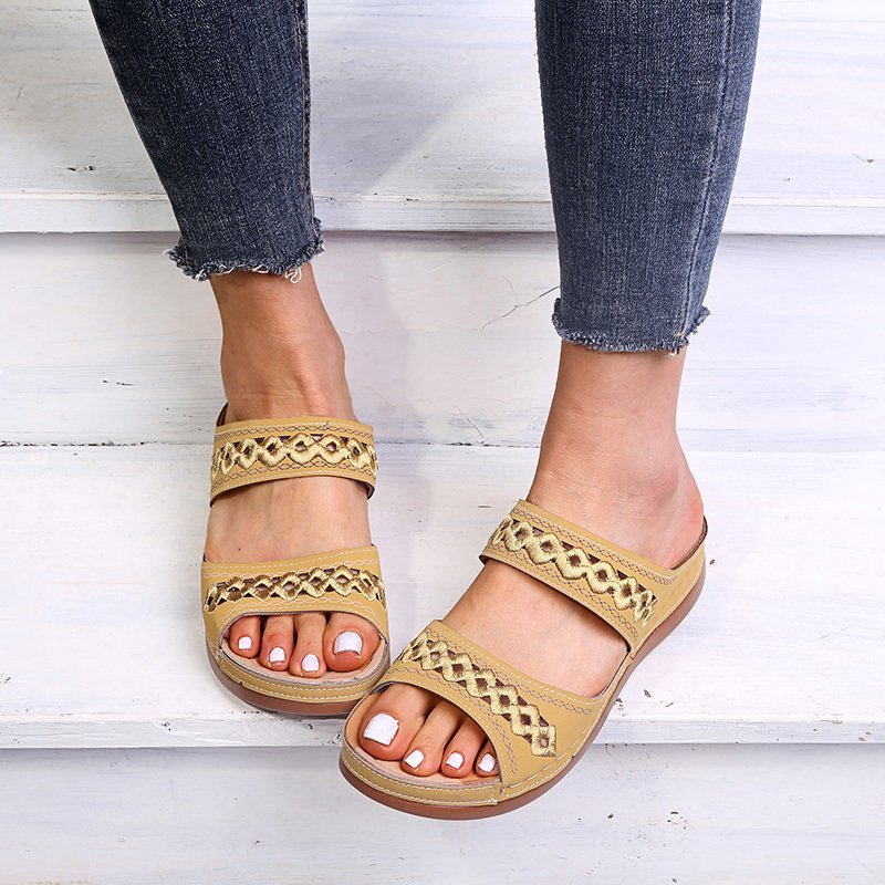 Damen Komfortable und stilvolle Clogs mit modischen Zierdetails Stalluxe