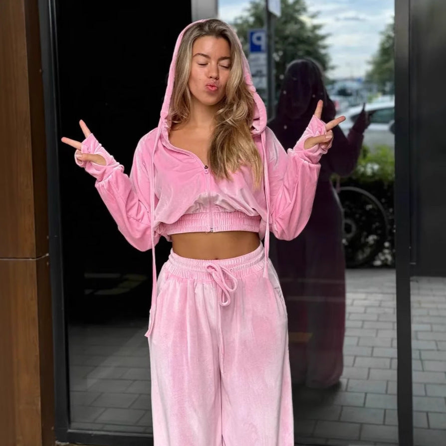 Damen sportlicher Velours Jogginganzug mit lässiger Kapuze und praktischen Taschen Stalluxe