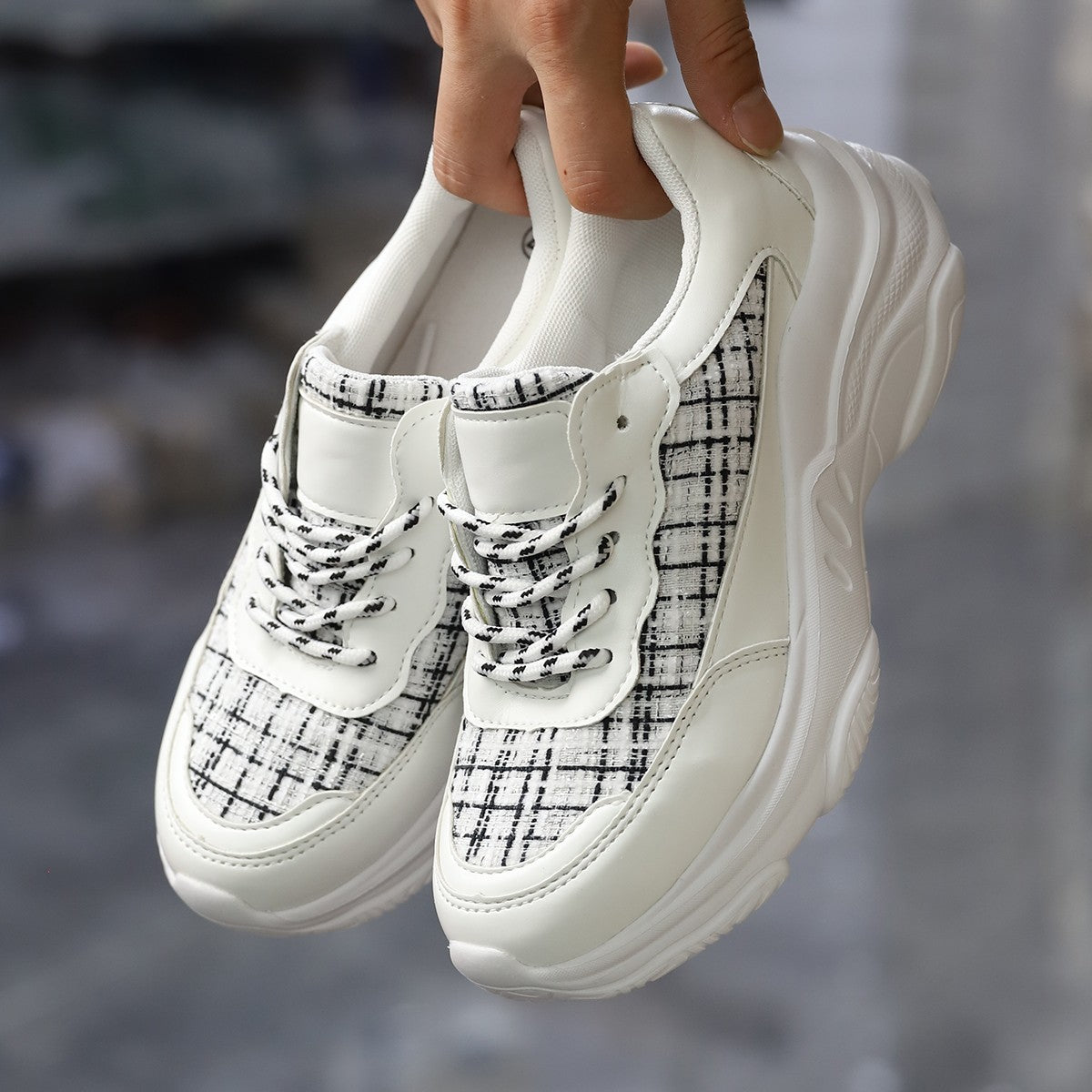 Damen Sneakers mit strukturiertem Obermaterial und atmungsaktiver Sohle Stalluxe