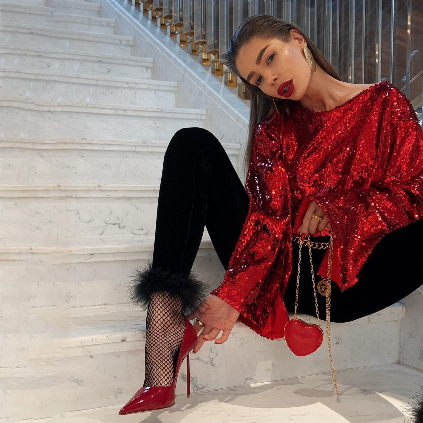 Damen Elegante Samtleggings mit auffälligen Kunstpelzdetails Stalluxe