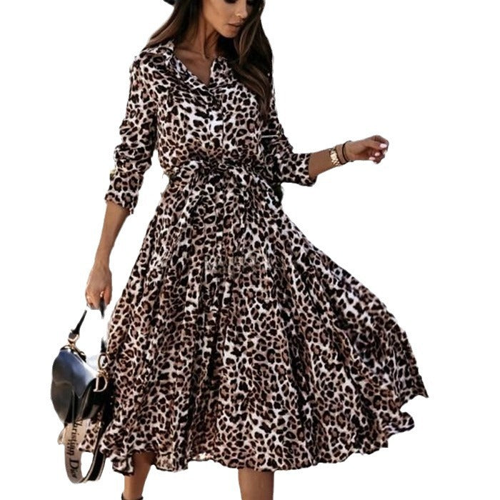 Damen Maxikleid im modernen Leopardenmuster mit eleganter Taillenbetonung und fließendem Rock Stalluxe