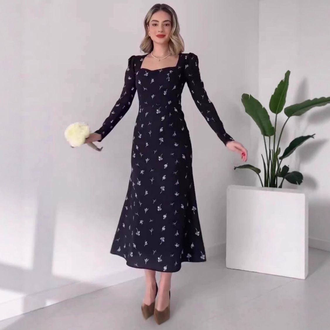 Damen Elegantes Blumen-Kleid mit langem Arm und Taillenschnitt Stalluxe