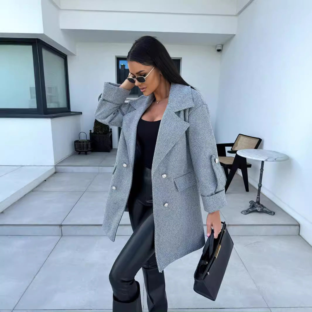 Damen Übergangsblazer im modischen Oversize-Schnitt mit schicken Knopfdetails Stalluxe