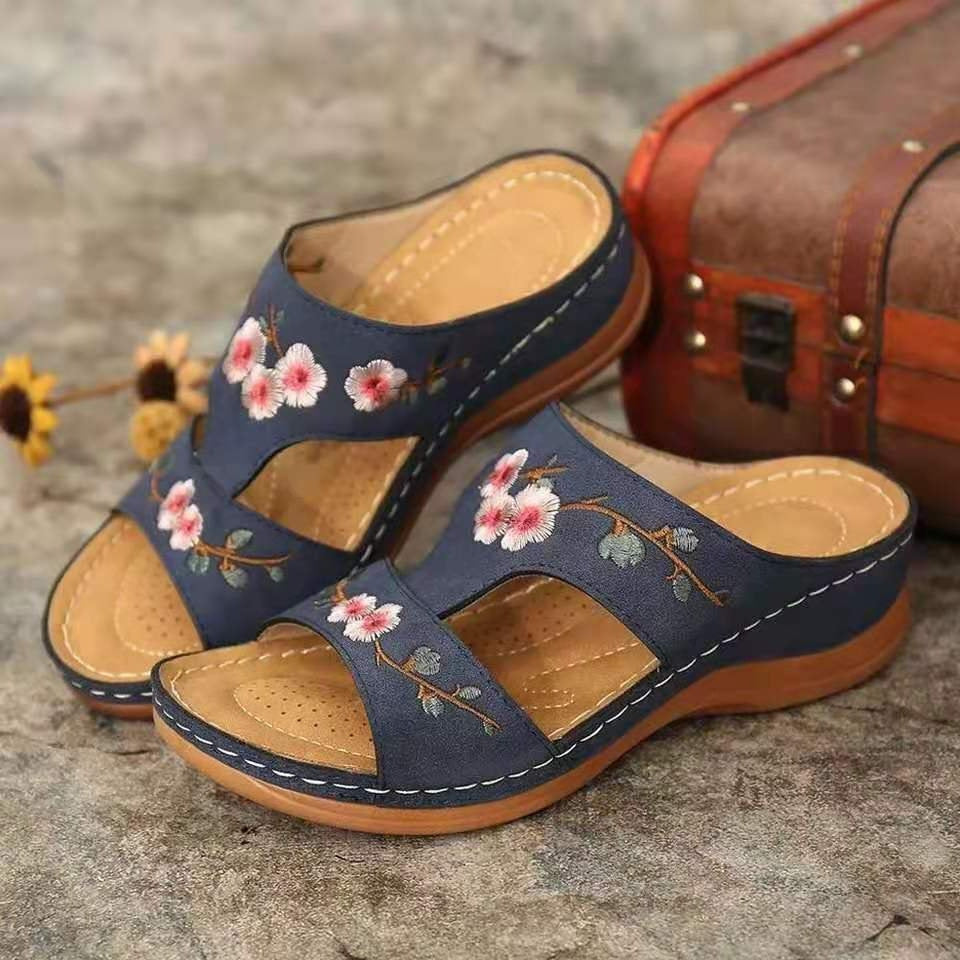 Damen Bequeme Zehentrenner mit floralen Stickereien Stalluxe