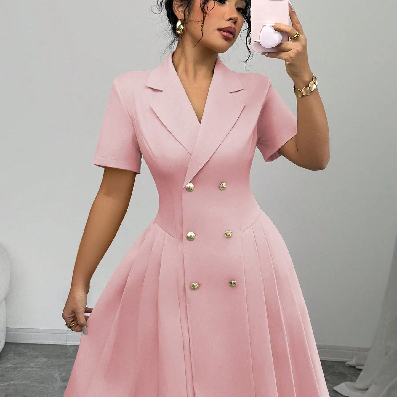 Damen Tailliertes Blusenkleid mit doppelter Knopfreihe und plissierten Details Stalluxe