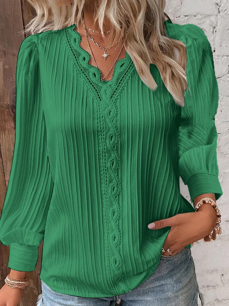Damen Bluse mit raffiniertem Falten-Design und eleganten Spitzenakzenten Stalluxe