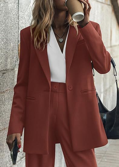 Damen Elegantes Anzugset mit taillierter Silhouette und modernen Akzenten Stalluxe