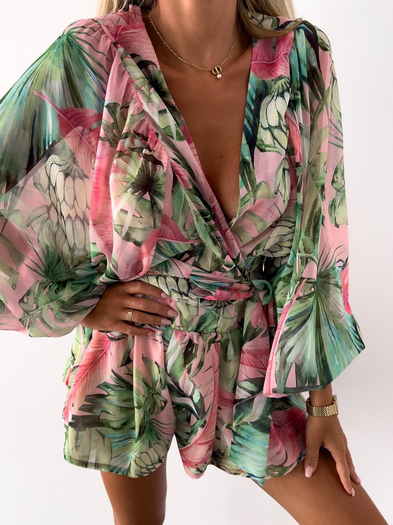 Damen Modischer Kurzoverall mit raffiniertem Wickeldesign Stalluxe