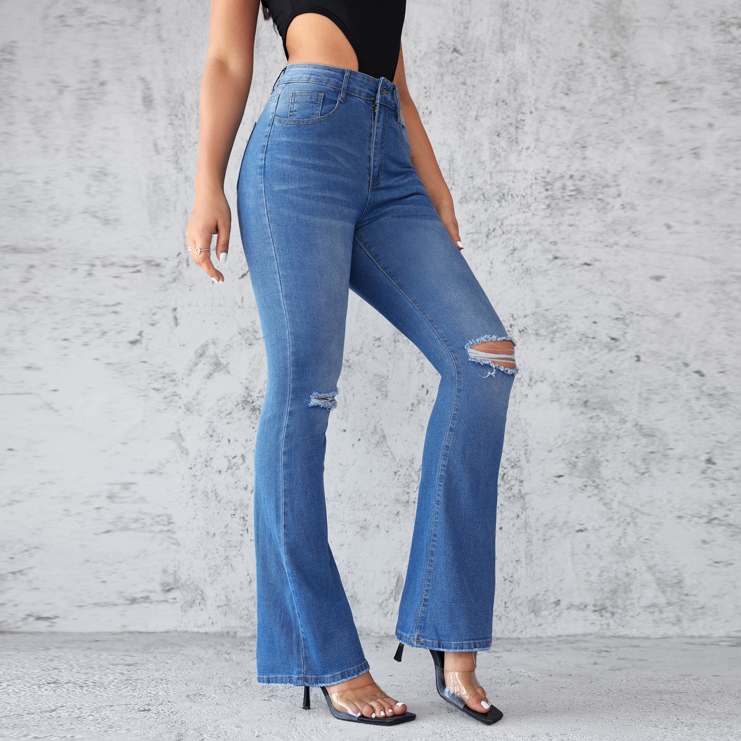 Damen Flared Jeans mit modischen Rissdetails Stalluxe