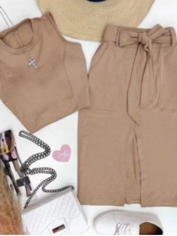 Damen Modisches Oberteil und Midirock Set mit Gürtel Stalluxe