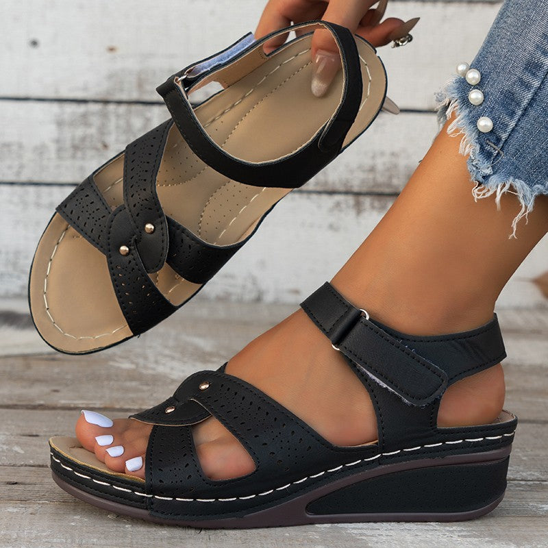 Damen modische Keilsandaletten mit raffiniertem Riemen-Design Stalluxe