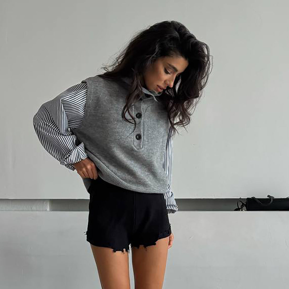 Damen Strickpullover mit hochabschließendem Kragen und Knopfdetails Stalluxe