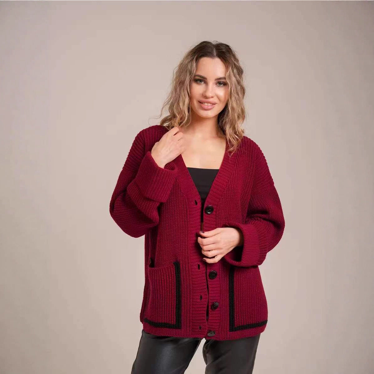 Damen Großer Strickcardigan mit dekorativen Knopfdetails und lässigem Schnitt Stalluxe