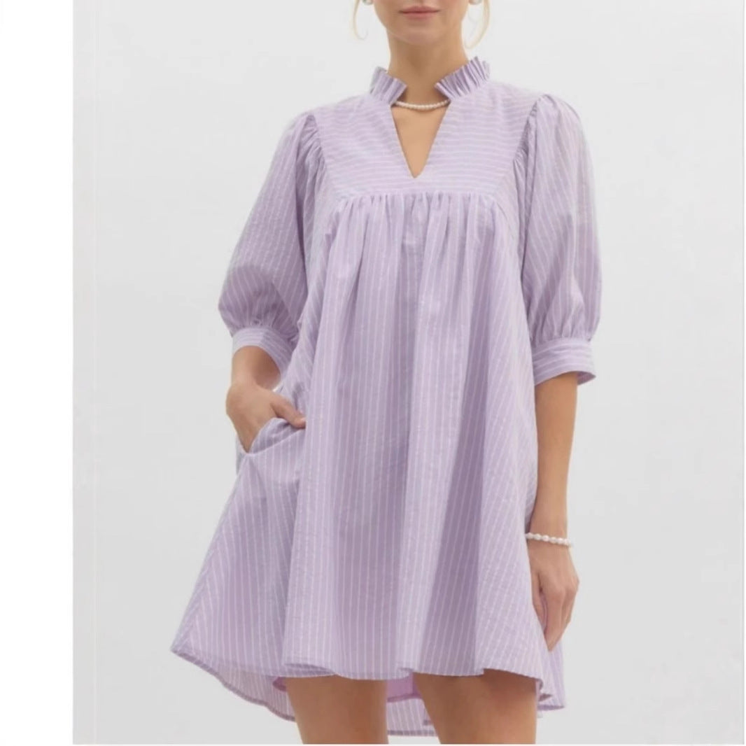 Damen Kurzarm Kleid mit modernem Stehkragen und Volant-Detail Stalluxe