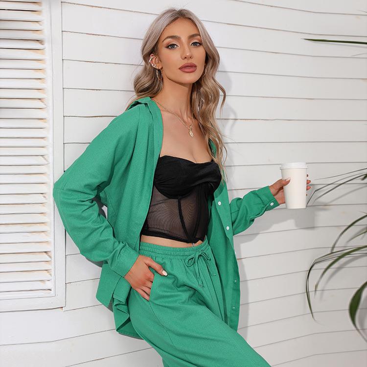 Damen Lässiger Zweiteiler aus leichtem Mischgewebe mit weiter Bluse und bequemen Hose Stalluxe