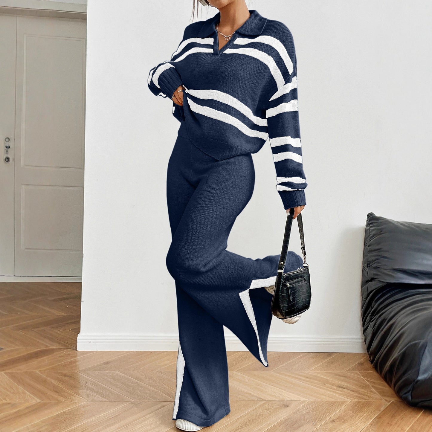 Damen Lässiges Strick-Outfit mit Polo-Kragen und gestreiftem Design Stalluxe