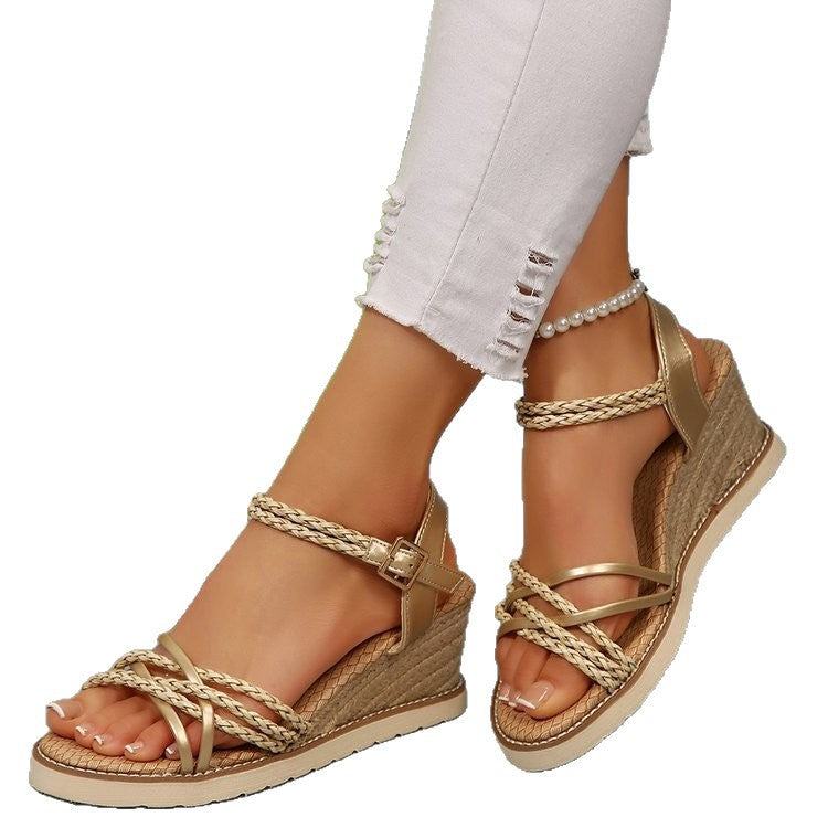 Damen Wedge-Sandalen mit geflochtenen Riemen und komfortablem Fußbett Stalluxe