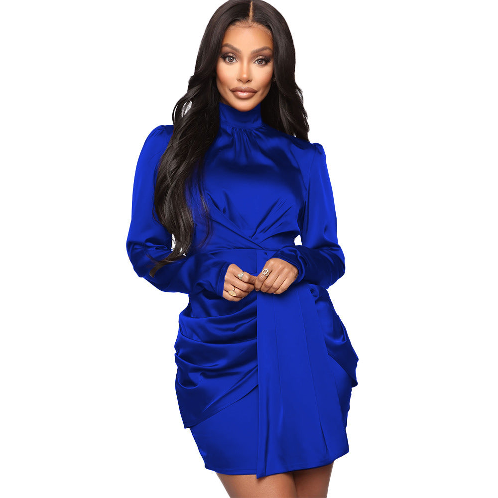 Damen elegantes Midikleid aus Satin mit einem raffinierten Wickeldesign Stalluxe