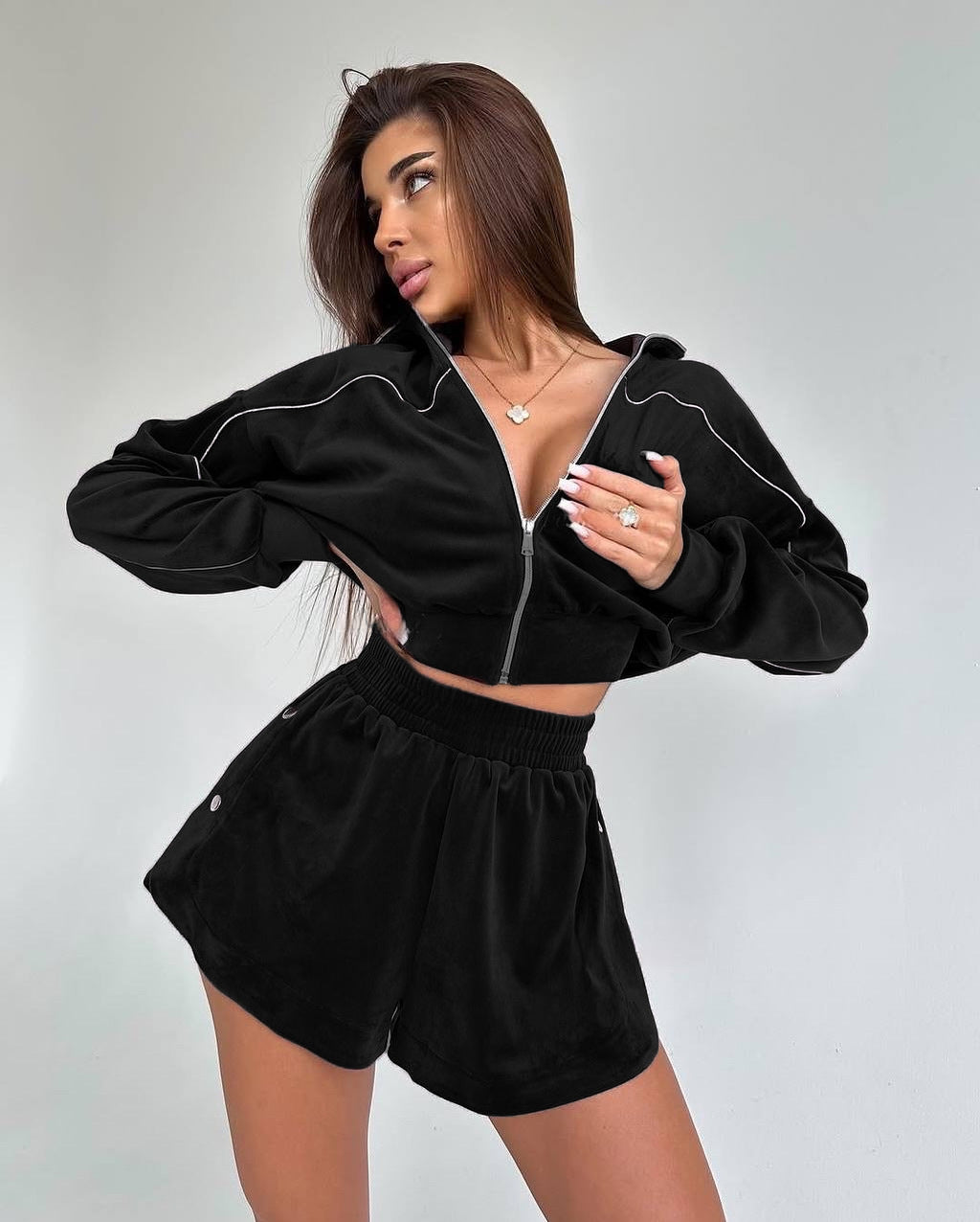 Damen sportliches Velours-Crop-Top und Shorts Set Stalluxe