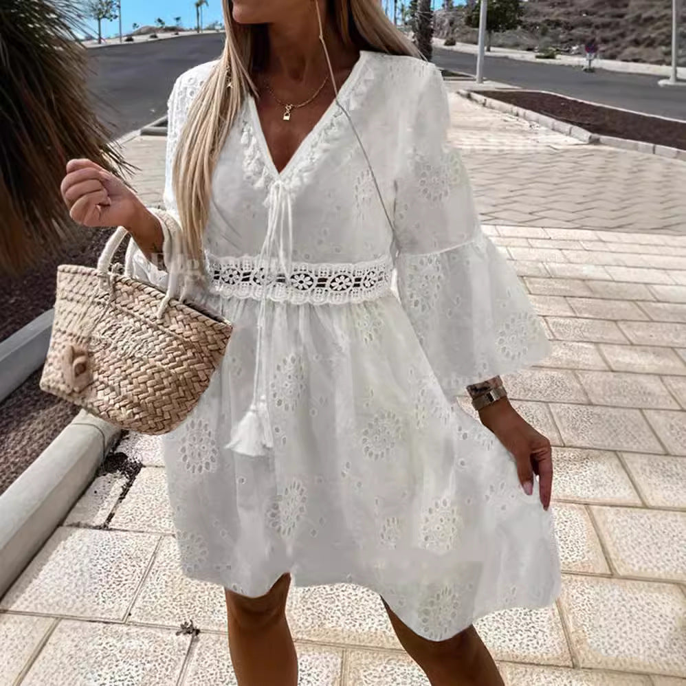 Damen Sommerkleid mit luftigen Trompetenärmel und elegantem Häkelgürtel Stalluxe
