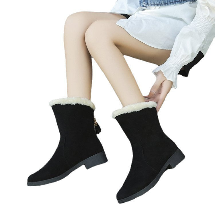 Damen Winterliche Stiefel mit weichem Kunstfellkragen und trendigen Fransenapplikationen Stalluxe