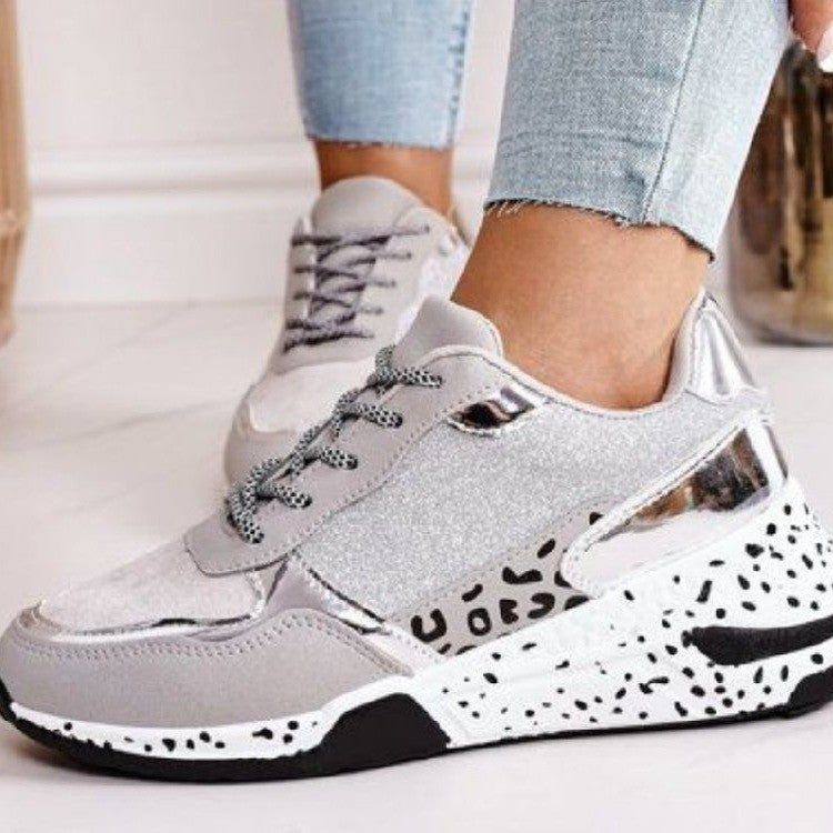 Damen Sportliche Wedge-Sneaker mit funkelnden Akzenten und rutschfester Sohle Stalluxe