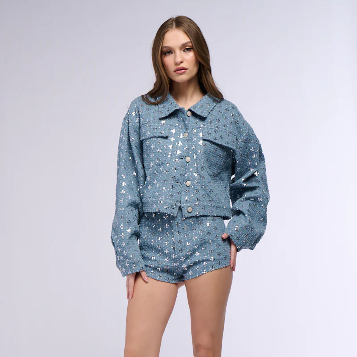 Damen Crop-Jeanjacke mit funkelndem Sternmuster und passender Short Stalluxe