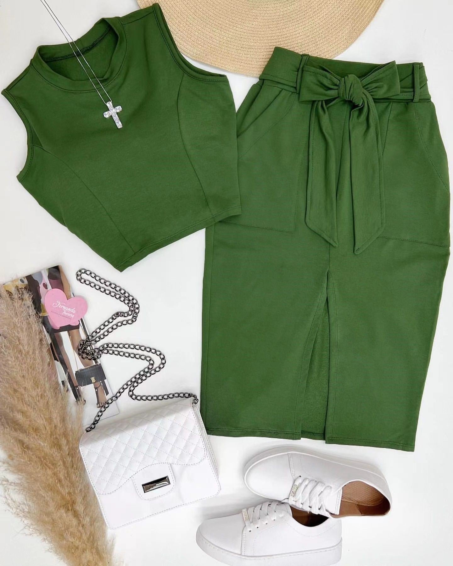 Damen Set aus tailliertem Crop-Top und Hochbund-Rock mit Gürtel Stalluxe