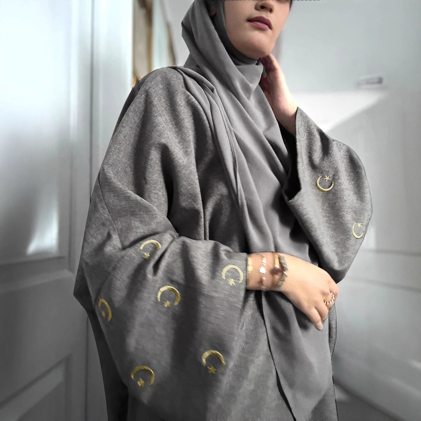 Damen elegante Kaftan-Jacke mit kunstvollen Stickereien Stalluxe