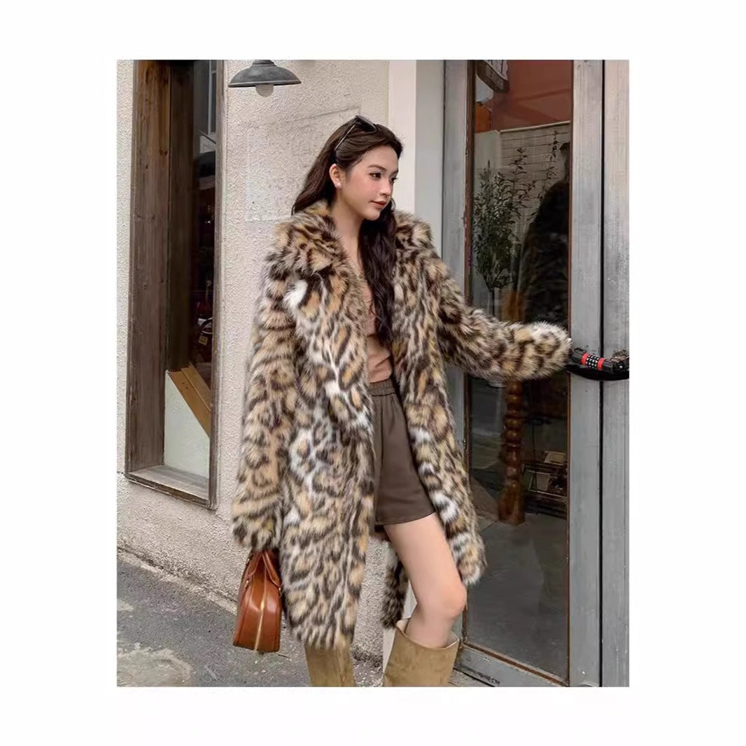 Damen Elegante und modische Kunstpelzjacke mit animalischem Muster Stalluxe