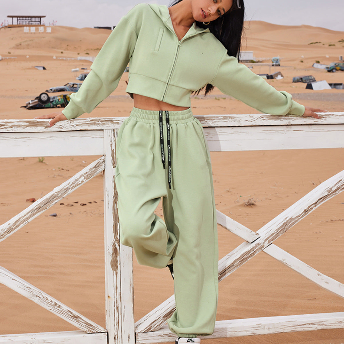 Damen lässiger Cropped Hoodie und Jogginghose mit Gummizug Stalluxe